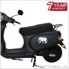 sticker van olifant op een scooter
